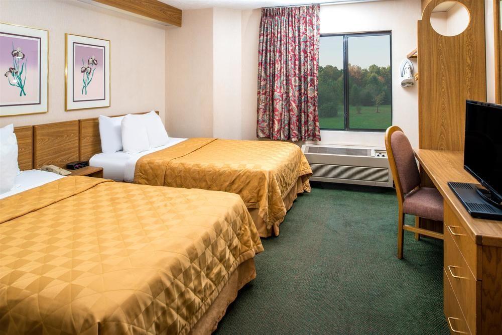 Oyo Hotel Lincoln Airport Ne, Hwy 80 Εξωτερικό φωτογραφία