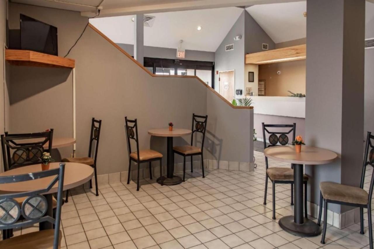 Oyo Hotel Lincoln Airport Ne, Hwy 80 Εξωτερικό φωτογραφία