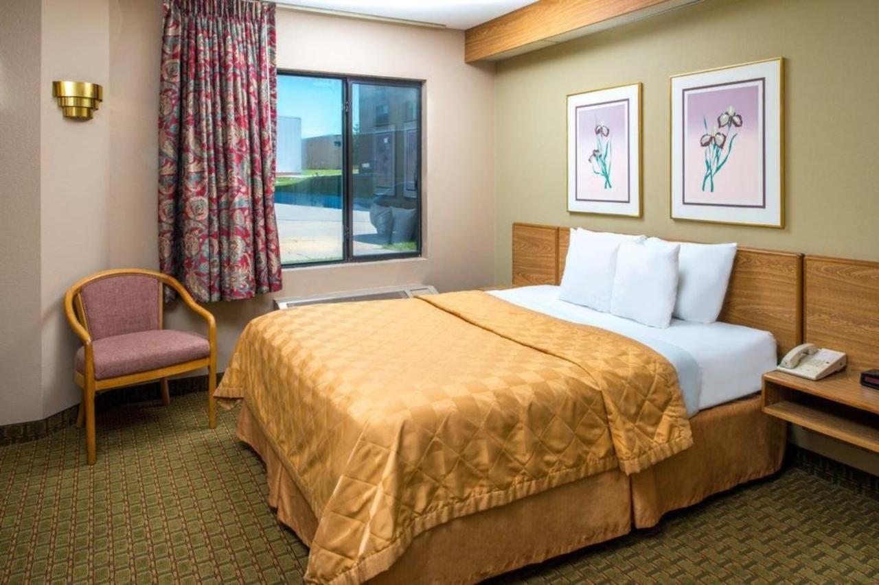 Oyo Hotel Lincoln Airport Ne, Hwy 80 Εξωτερικό φωτογραφία
