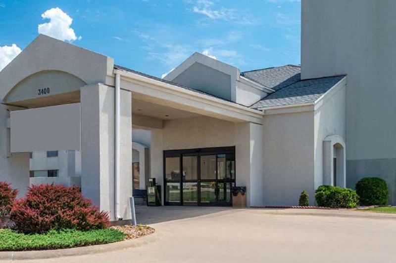 Oyo Hotel Lincoln Airport Ne, Hwy 80 Εξωτερικό φωτογραφία